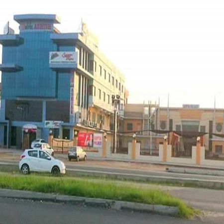 Hotel Ashish Continental Phagwāra Exterior foto